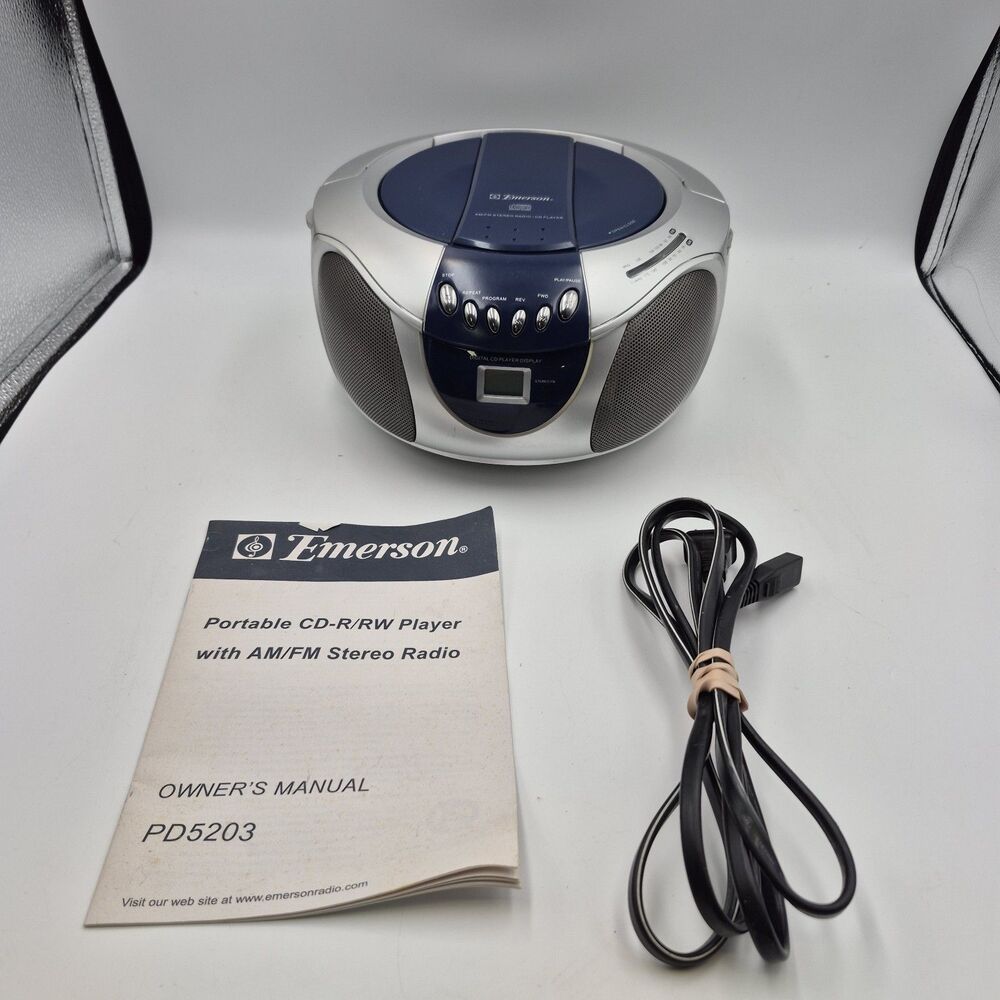 EMERSON PD5203 AM/FM With Digital CD Player Boombox. CD & Radio Works